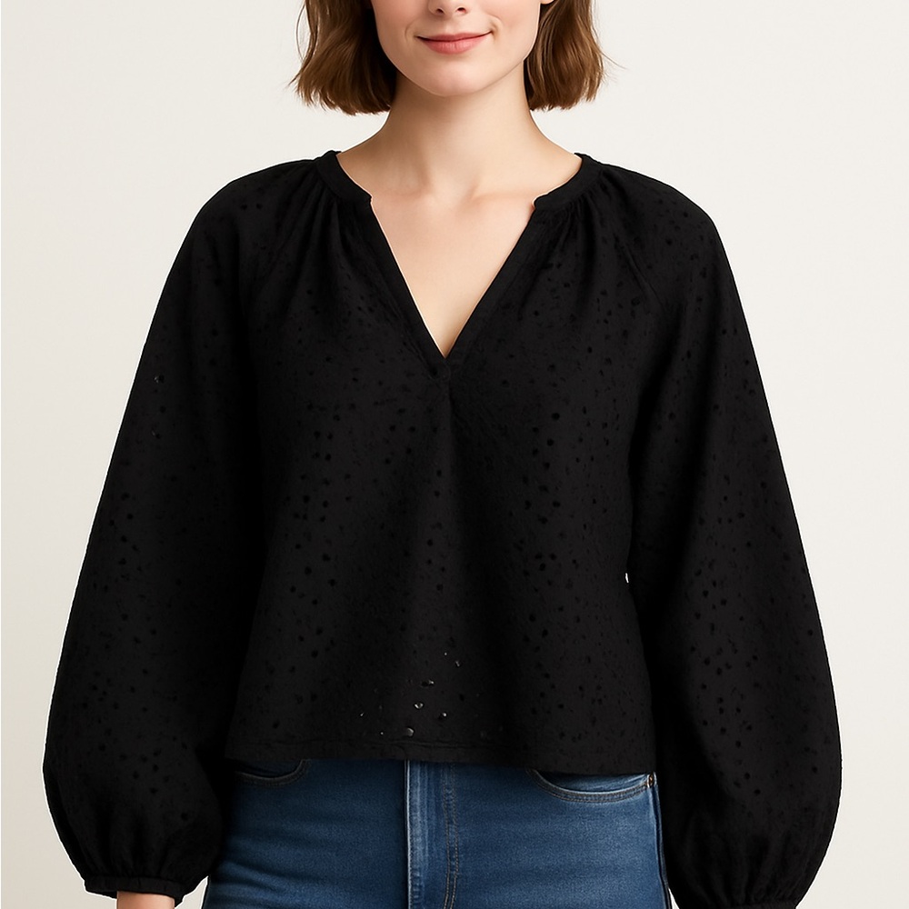 H&M Black Eyelet Cropped Peasant Blouse - Large
